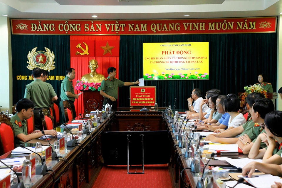 Công an Nam Định phát động quyên góp, ủng hộ thân nhân các gia đình liệt sỹ, chiến sỹ bị thương tại Đắk Lắk