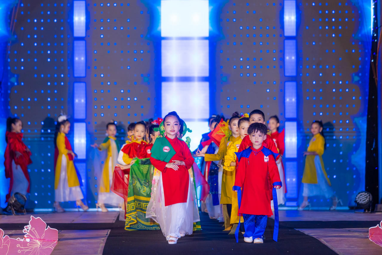 Tìm ra quán quân 'Siêu mẫu nhí siêu quốc gia 2023' tại phố cổ Hoa Lư 