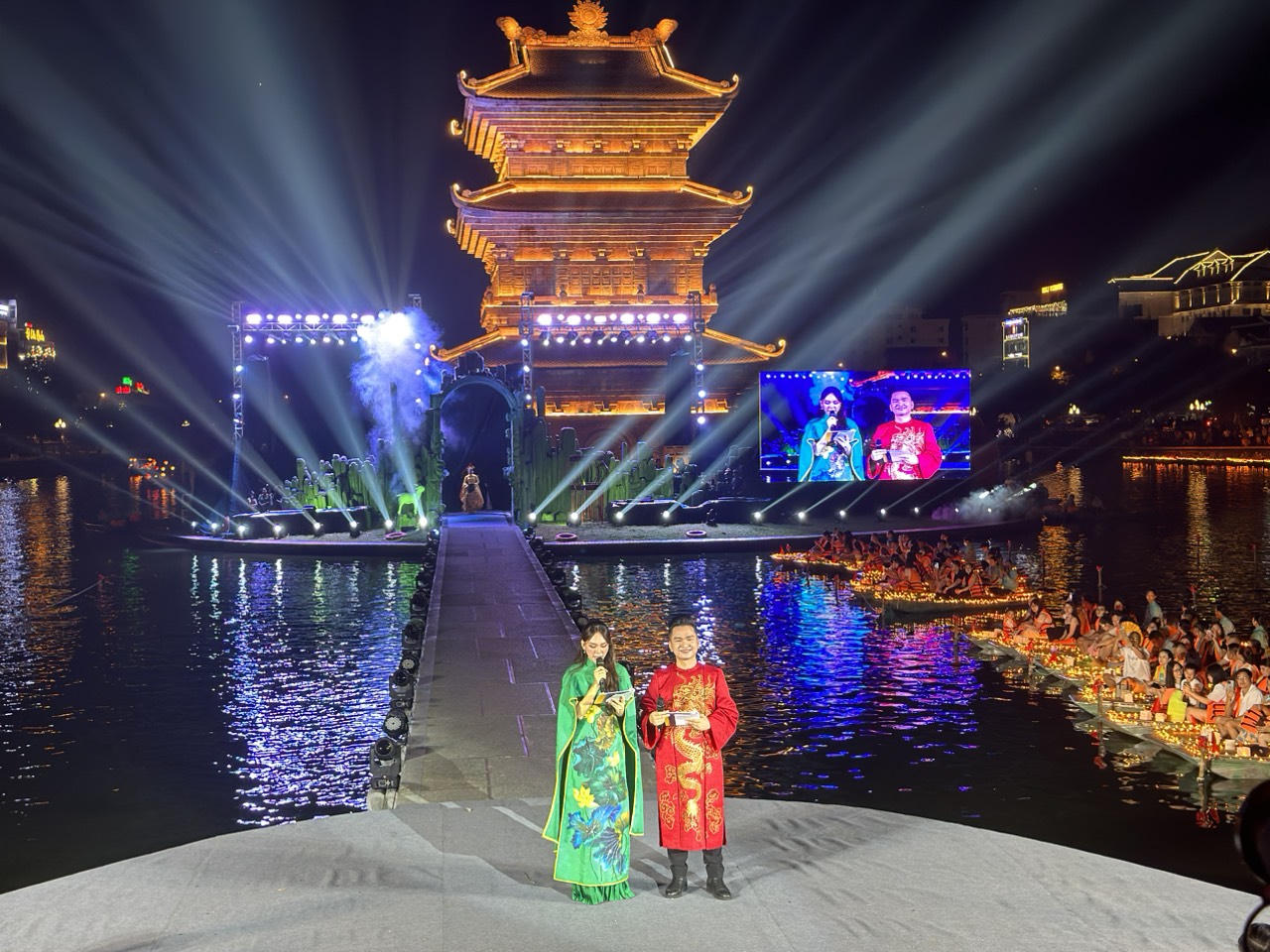 Show thời trang 'Tinh hoa cố đô' hoành tráng tại Ninh Bình 