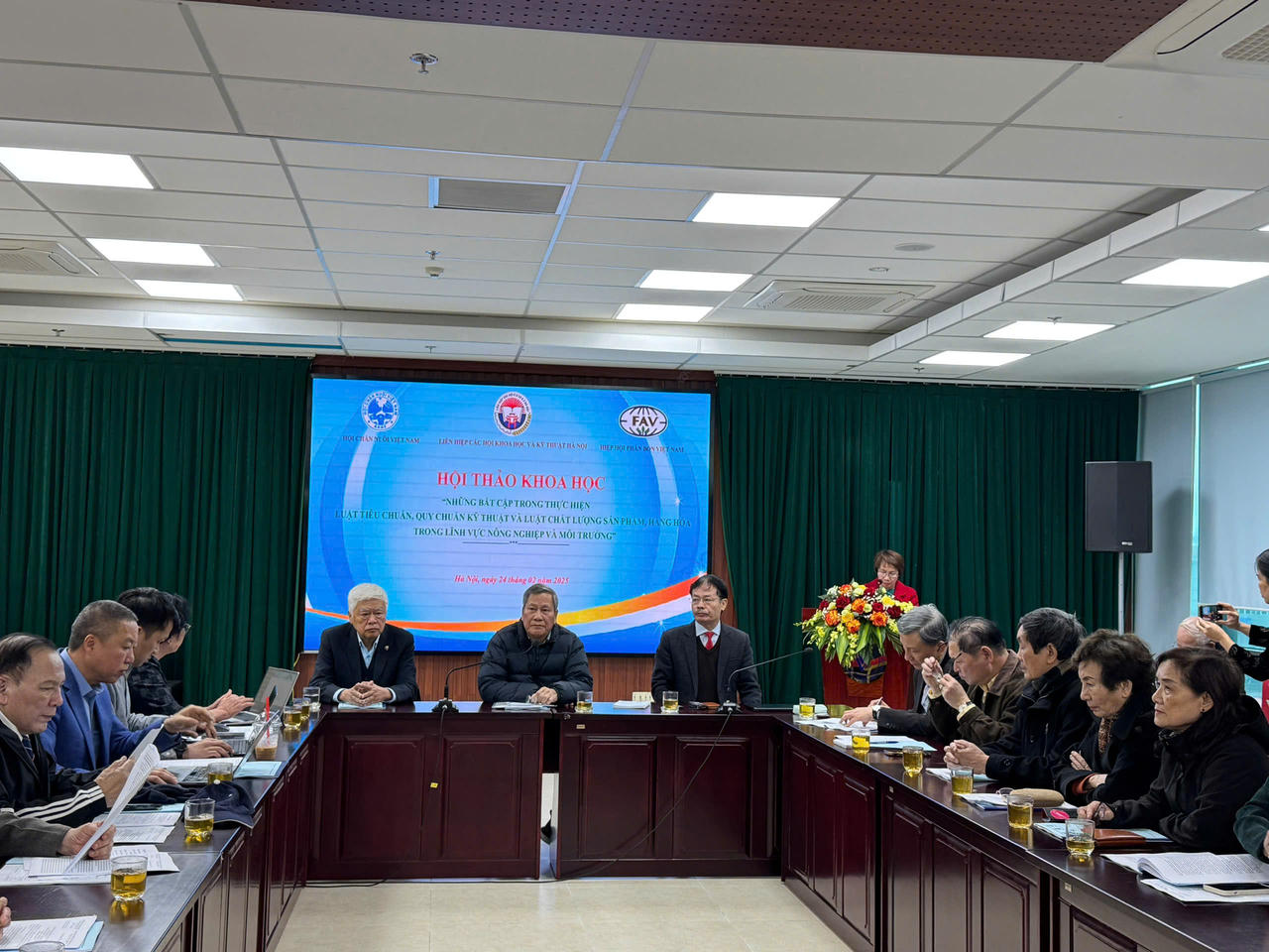 Kiến nghị sửa 2 Luật để 'gỡ' khó cho doanh nghiệp