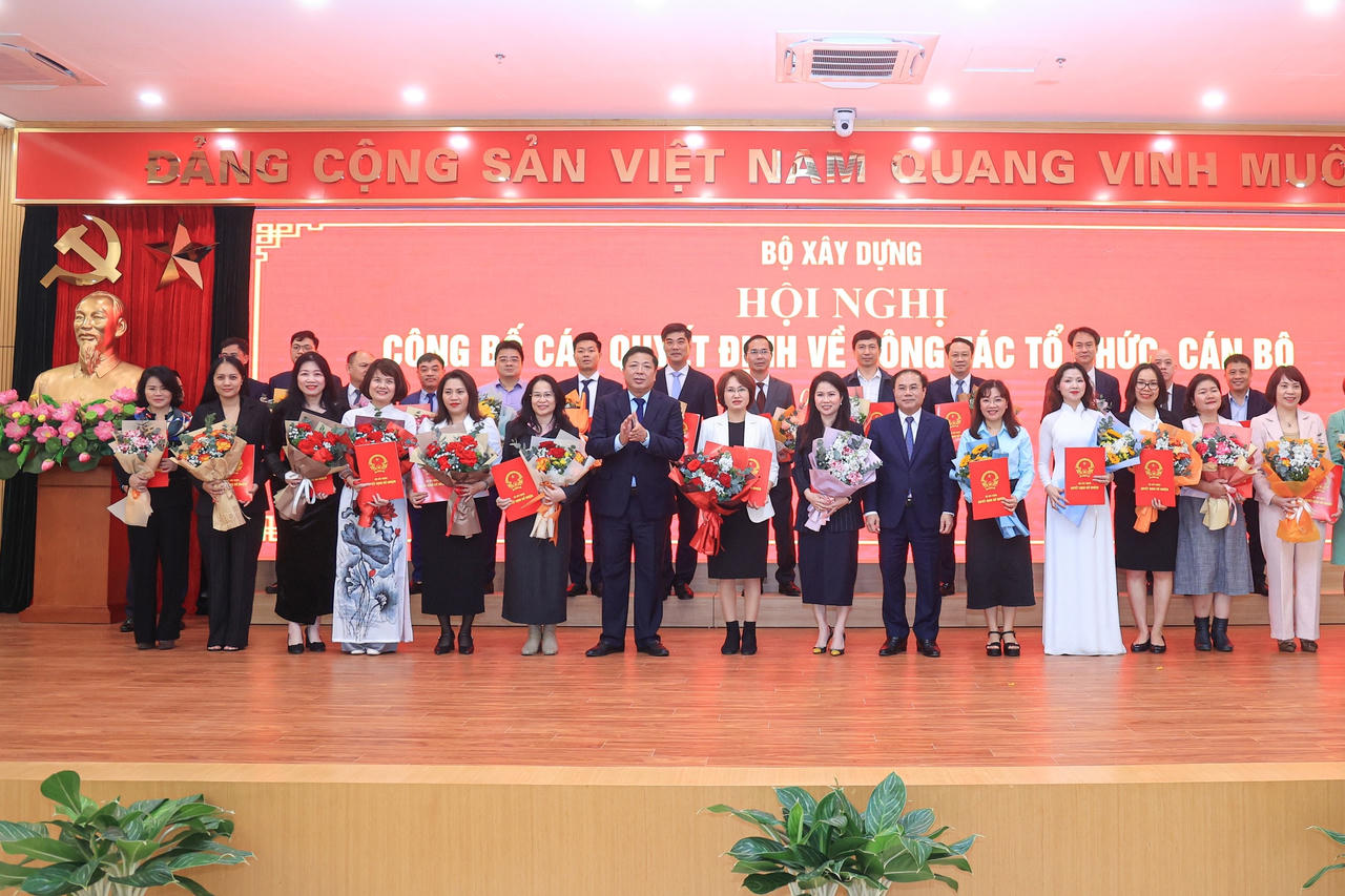 Bộ Xây dựng công bố danh sách 28 lãnh đạo bổ nhiệm cấp trưởng các đơn vị trực thuộc