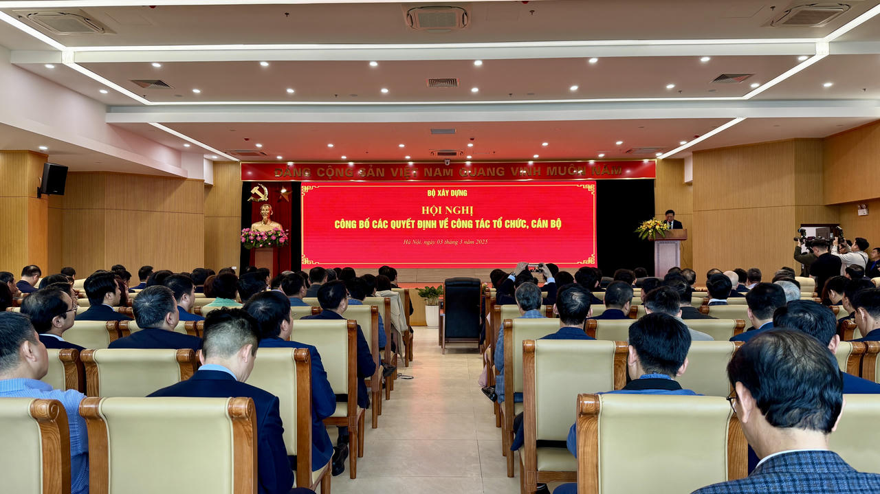 Công bố quyết định của Đảng ủy Bộ Xây dựng về công tác tổ chức cán bộ