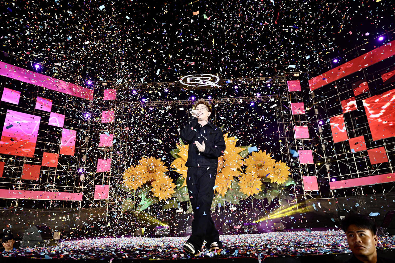 Hàng ngàn người dân Hải Dương tham dự "đêm nhạc đặc biệt" The East Live Concert