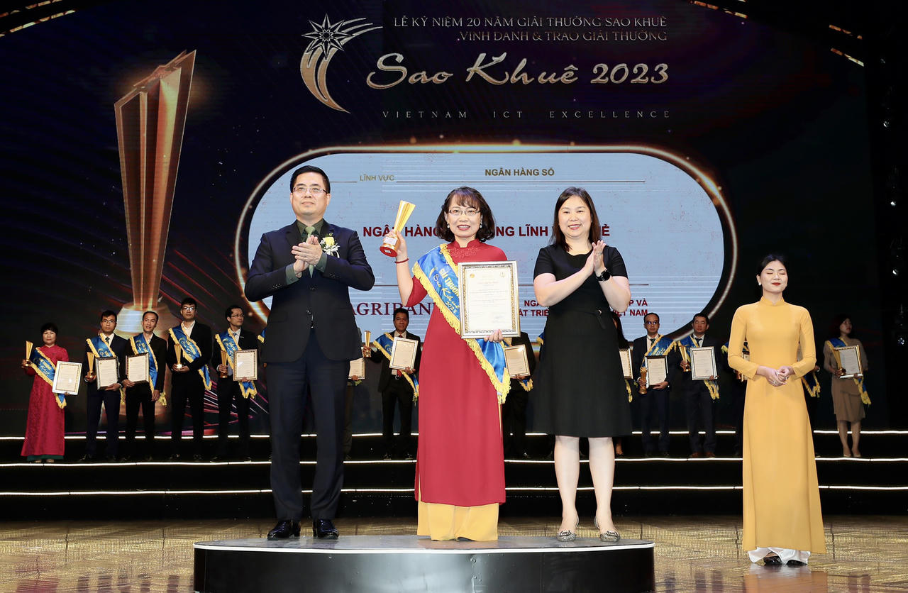 Agribank giành 'cú đúp' tại giải thưởng Sao Khuê 2023