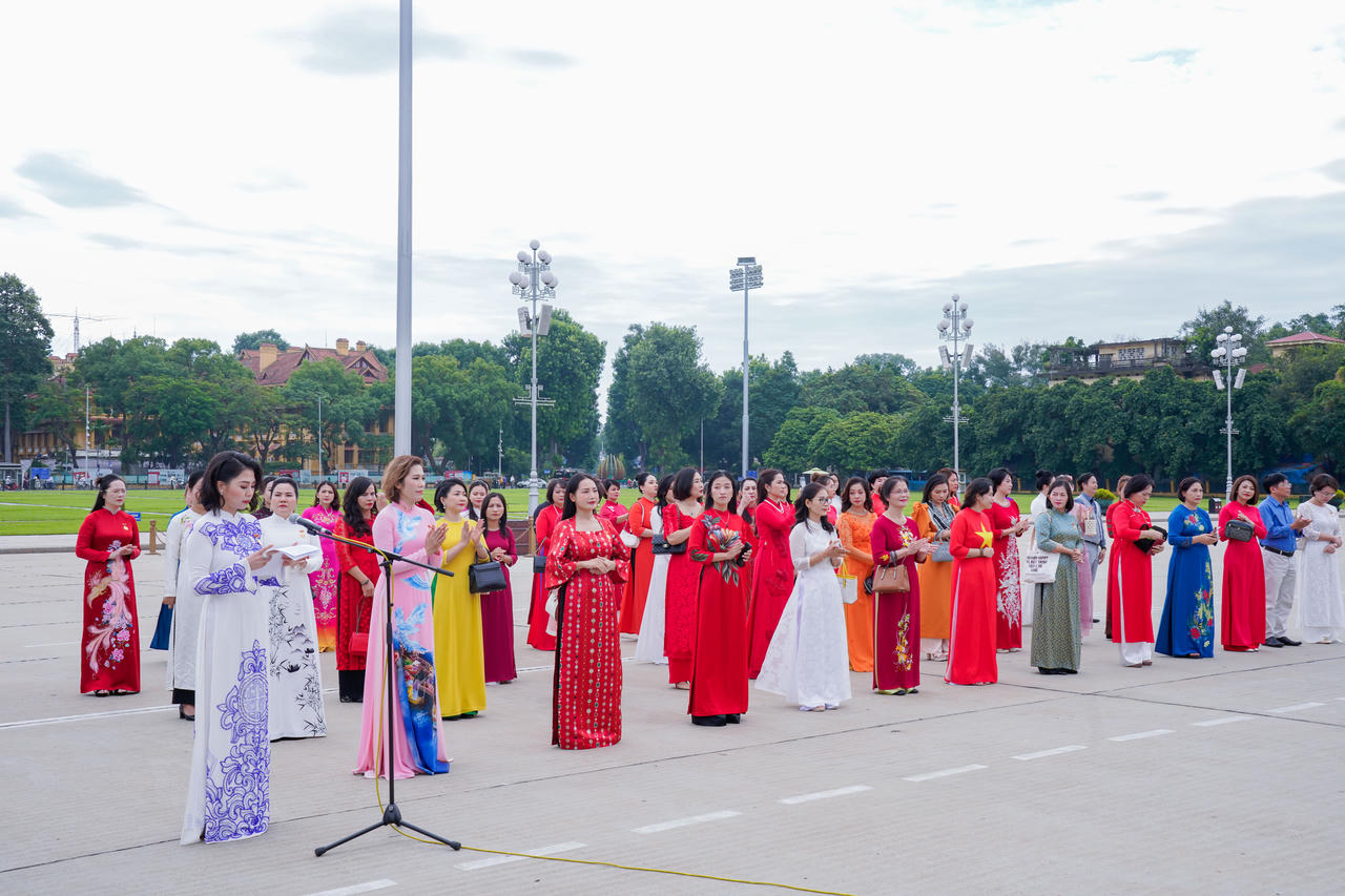 Hội Nữ doanh nhân DNNVV vinh danh 15 nữ doanh nhân tiêu biểu