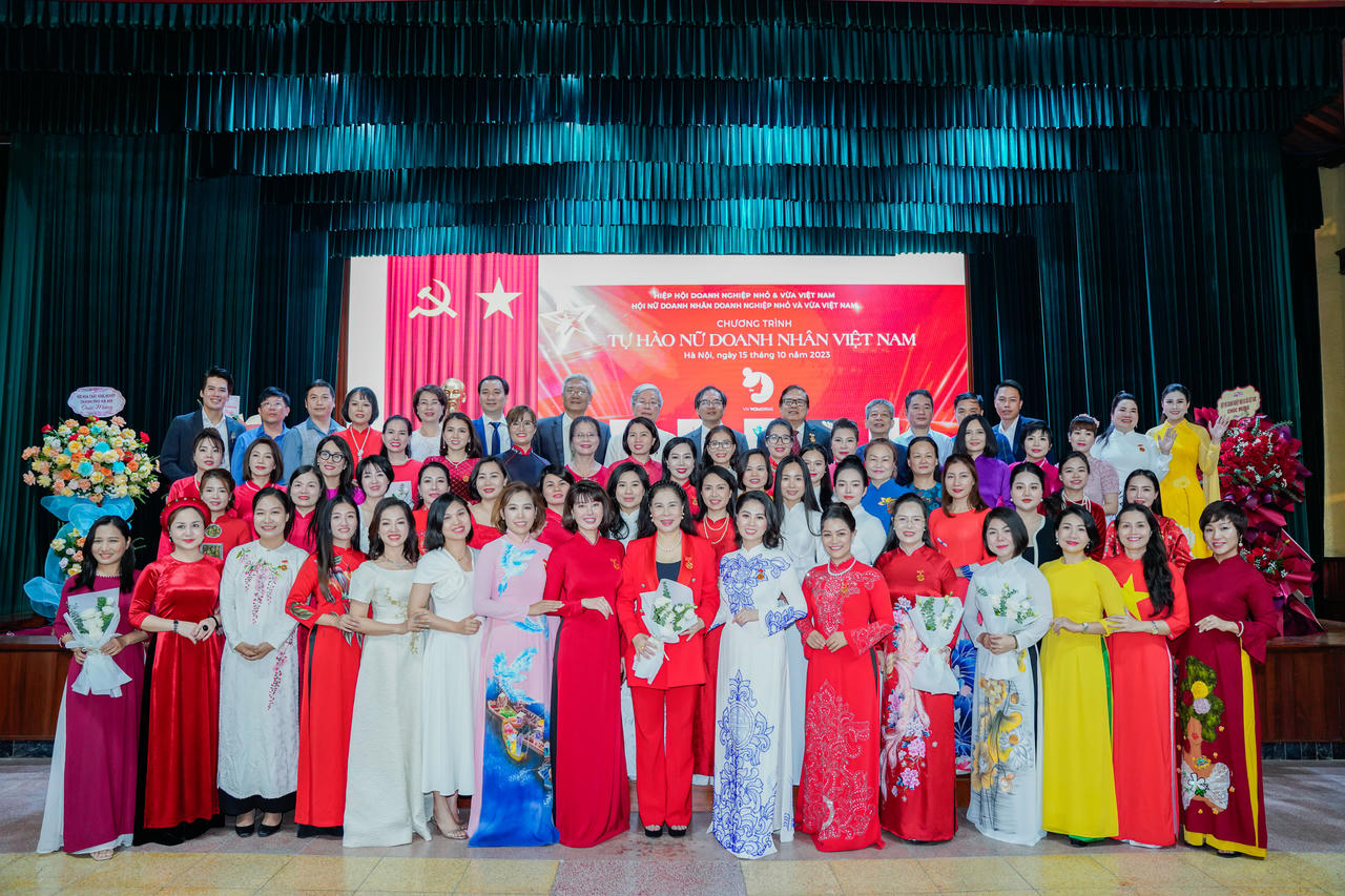 Hội Nữ doanh nhân DNNVV vinh danh 15 nữ doanh nhân tiêu biểu