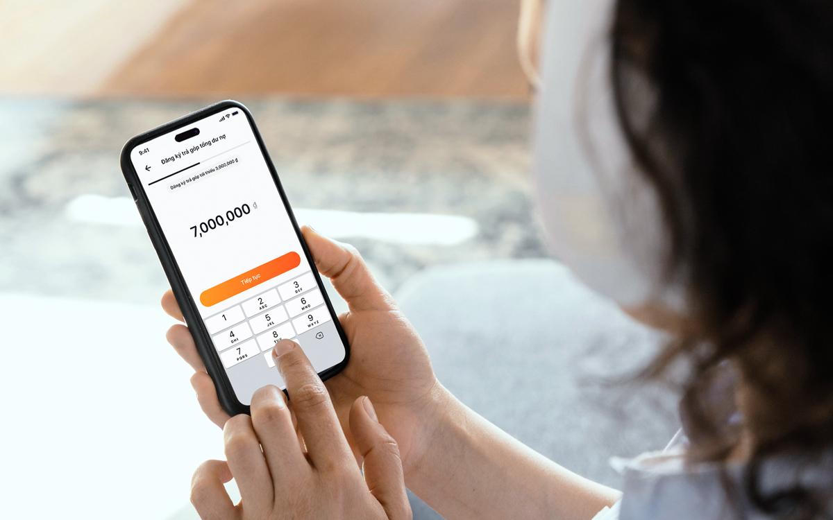 Có thể trả một lần, vì sao nhiều chủ thẻ tín dụng vẫn chuộng trả góp?