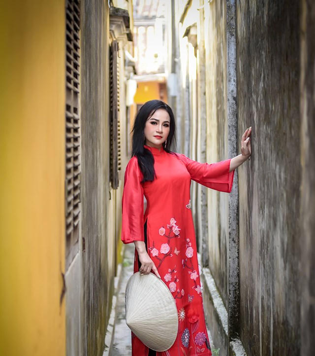 Đạo diễn - Doanh nhân Nguyễn Lan Vy: Khát vọng đưa văn hóa áo dài Việt Nam lên sân khấu quốc tế - Ảnh 2 Đạo diễn - Doanh nhân Nguyễn Lan Vy: Khát vọng đưa văn hóa áo dài Việt Nam lên sân khấu quốc tế - Ảnh 2