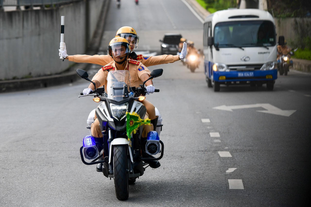 “Văn hóa giao thông: Góc nhìn từ pháp lý và thực tiễn”