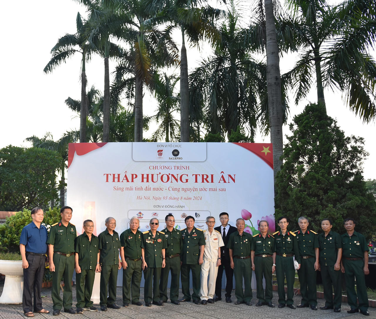 Thắp hương tri ân 2024: “Sáng mãi tình đất nước, Cùng nguyện ước mai sau”