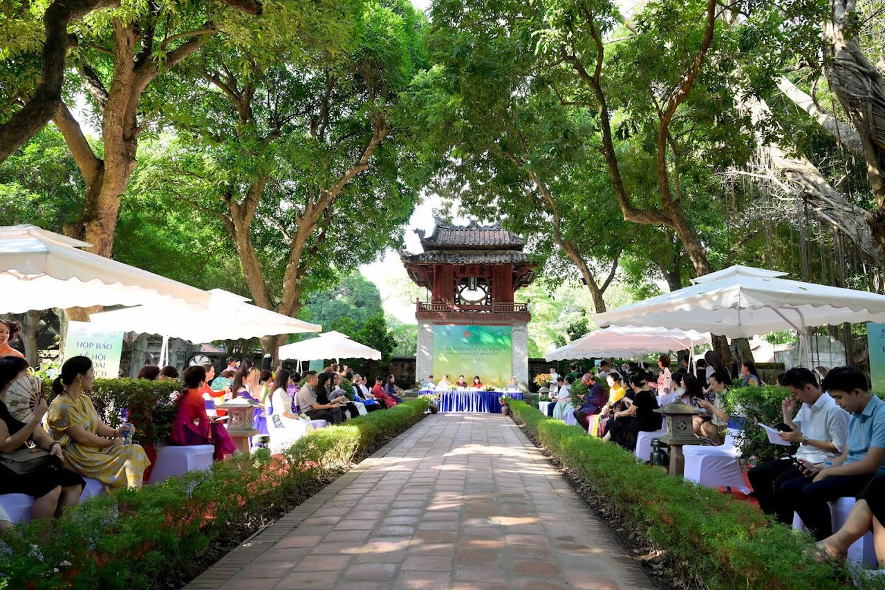 Họp báo “Lễ hội Áo dài Du lịch Hà Nội 2024”