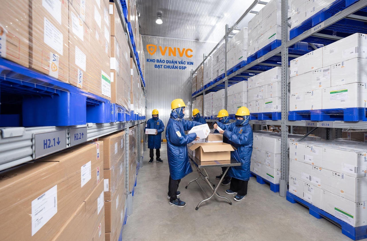 Gần 15.000 người đến VNVC tiêm vaccine sốt xuất huyết trong 5 ngày