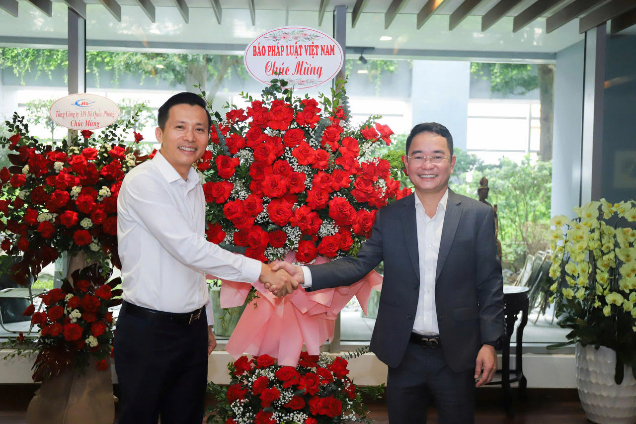 Báo Pháp luật Việt Nam chúc mừng MB Bank nhân kỷ niệm 30 năm thành lập 