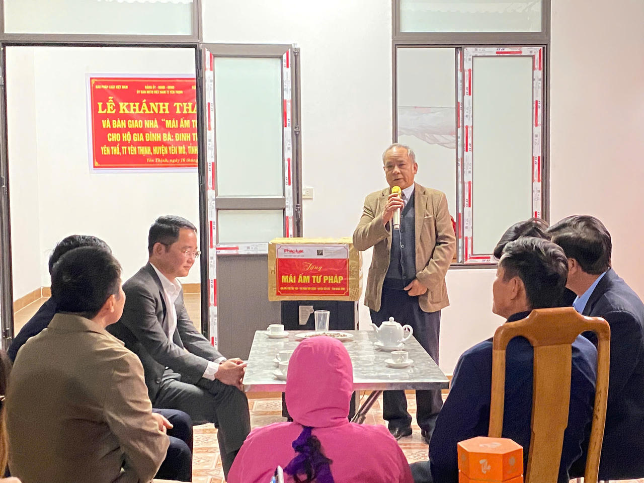 Trao “Mái ấm Tư pháp" tại Ninh Bình: Lan tỏa yêu thương dịp Xuân Ất Tỵ 2025