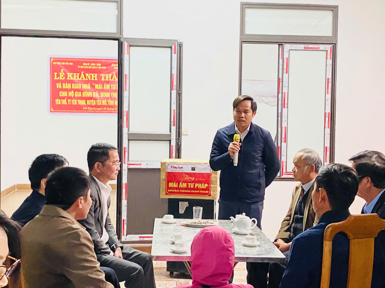 Trao “Mái ấm Tư pháp" tại Ninh Bình: Lan tỏa yêu thương dịp Xuân Ất Tỵ 2025