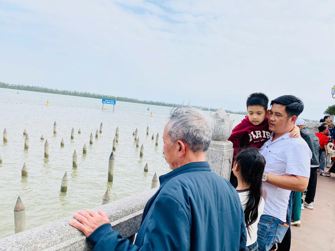 Du xuân Bạch Đằng Giang - Hành trình ngược dòng lịch sử