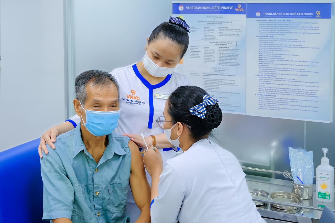 VNVC triển khai tiêm vaccine mới phế cầu 20 công nghệ hiện đại tại Việt Nam