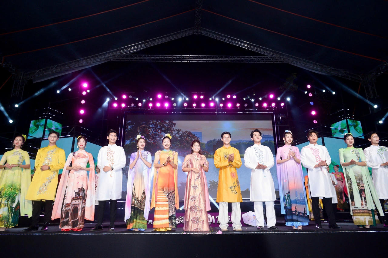 Fashion show 'Di Sản Hà Nội' – Hành trình di sản được kể bằng ngôn ngữ áo dài