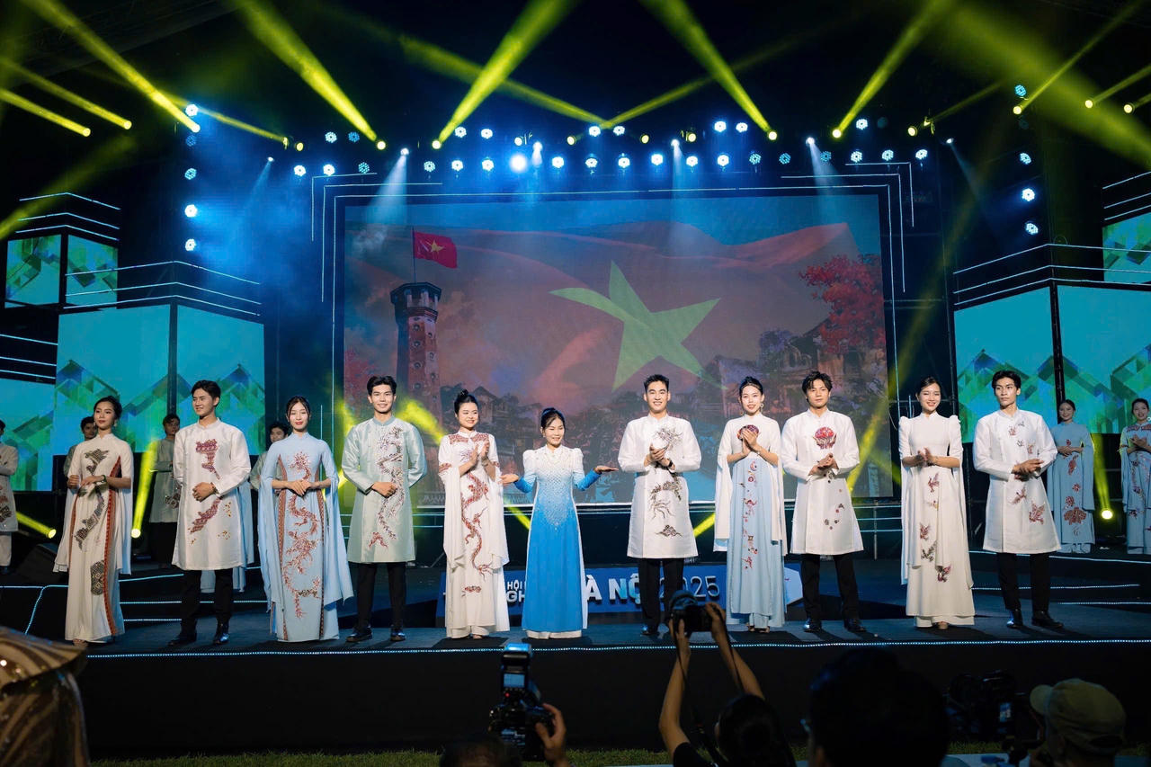 Fashion show 'Di Sản Hà Nội' – Hành trình di sản được kể bằng ngôn ngữ áo dài