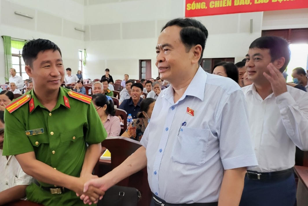 Phó Chủ tịch Thường trực Quốc hội tiếp xúc, lắng nghe ý kiến cử tri tại Hậu Giang