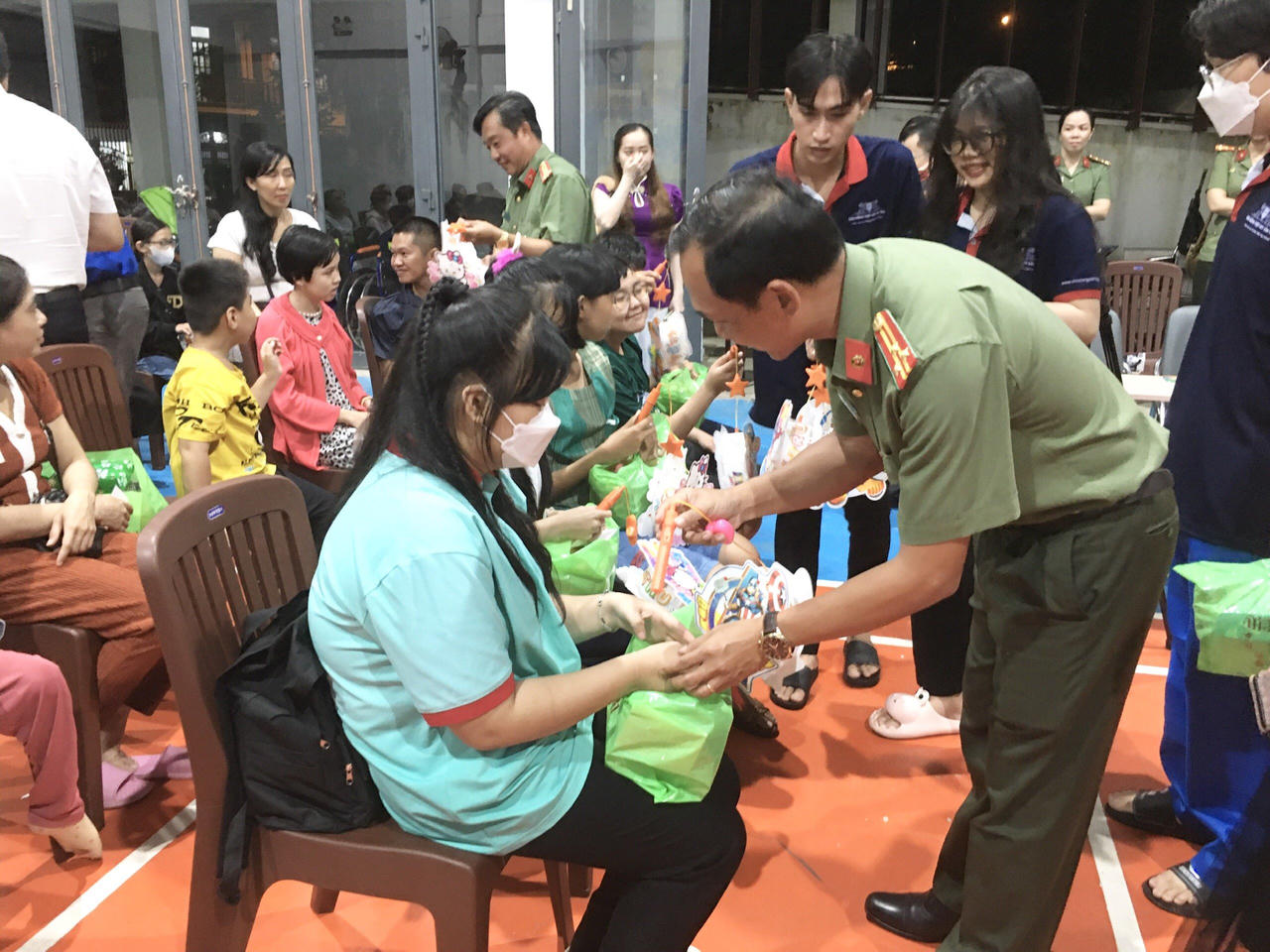 Mang Trung thu đến với trẻ em nghèo, có hoàn cảnh đặc biệt TP Cần Thơ