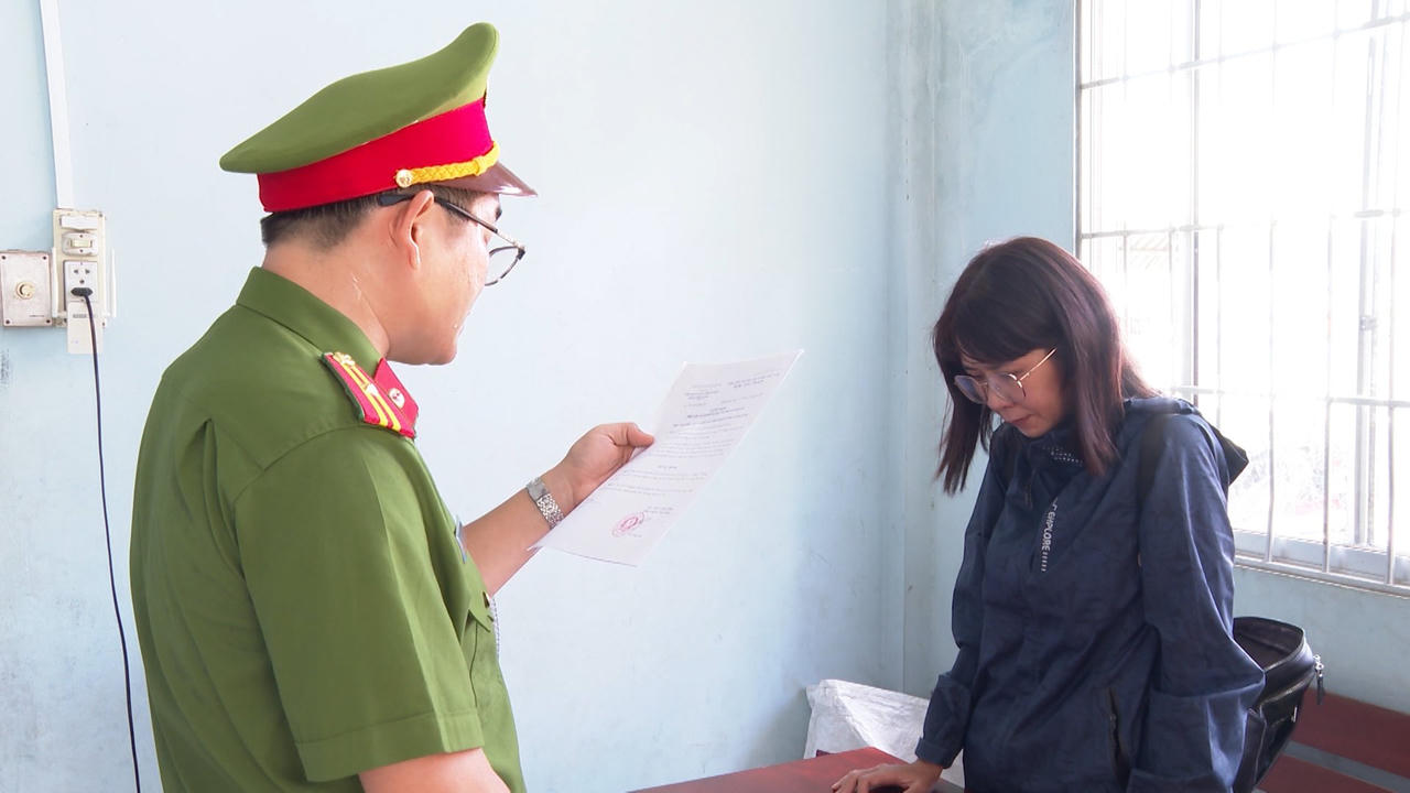 Khởi tố cựu cán bộ ngân hàng lừa đảo gần 25 tỷ đồng