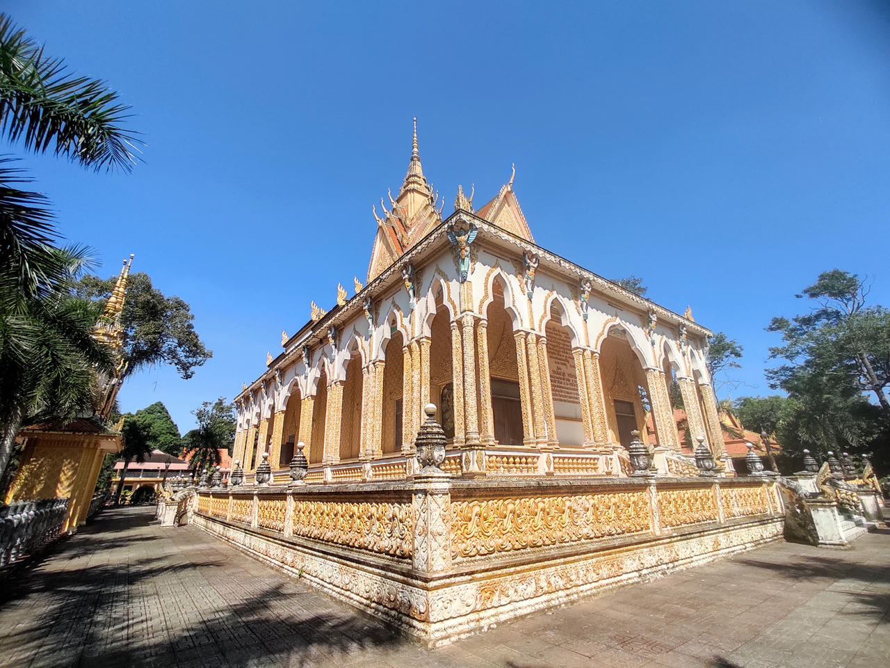 Nét đẹp ngôi chùa hàng trăm năm tuổi tại Trà Vinh