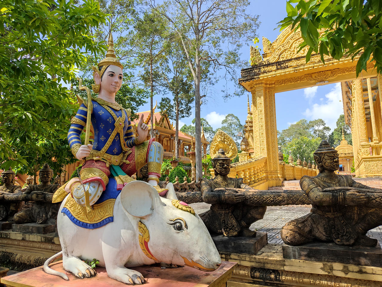 Thưởng ngoạn ngôi chùa 600 năm tuổi có tượng Phật nằm lớn nhất tại Trà Vinh