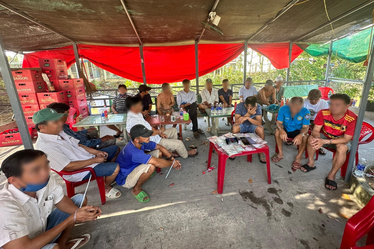 Triệt xóa sới bạc trực tuyến núp bóng quán giải khát