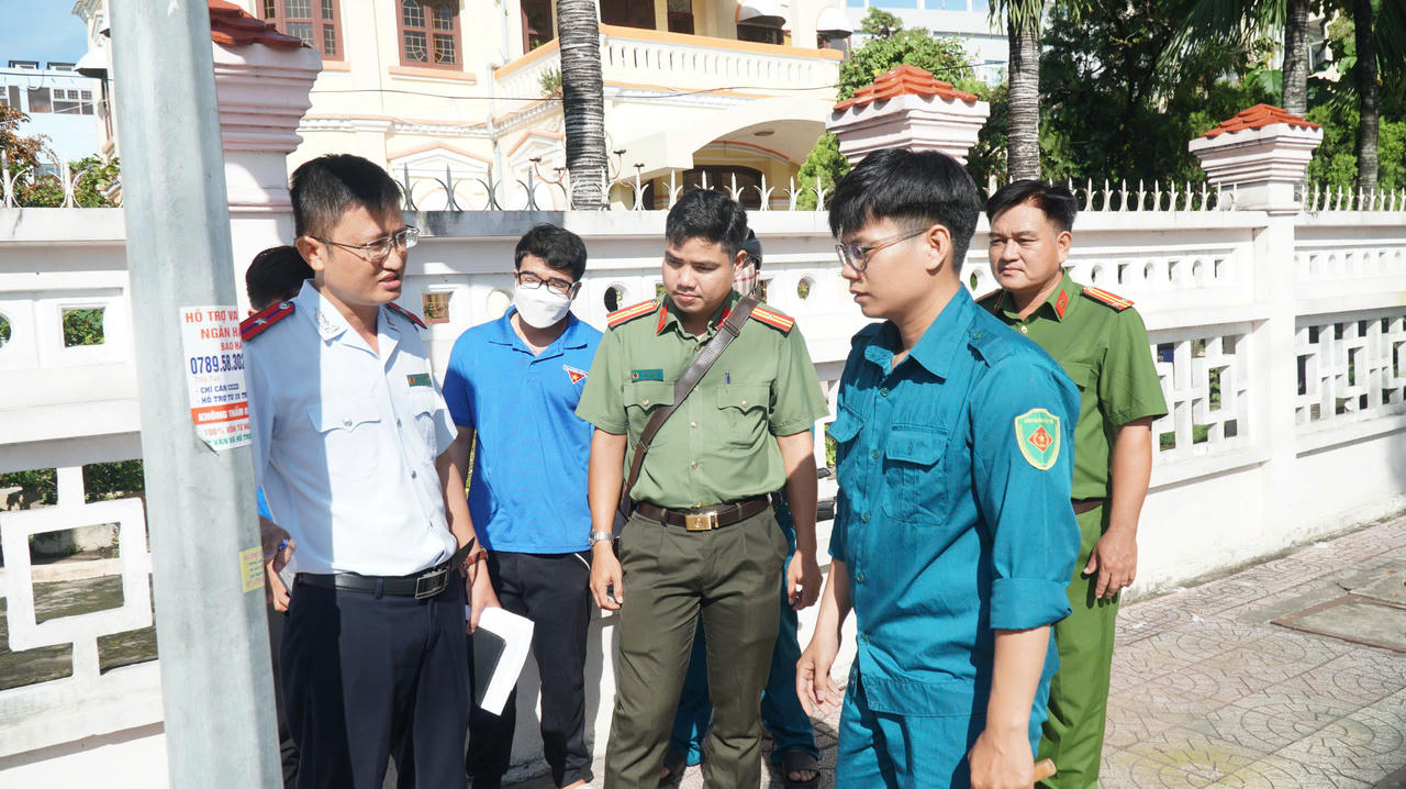 Ra quân kiểm tra, xóa quảng cáo rao vặt, tín dụng đen ở Vĩnh Long