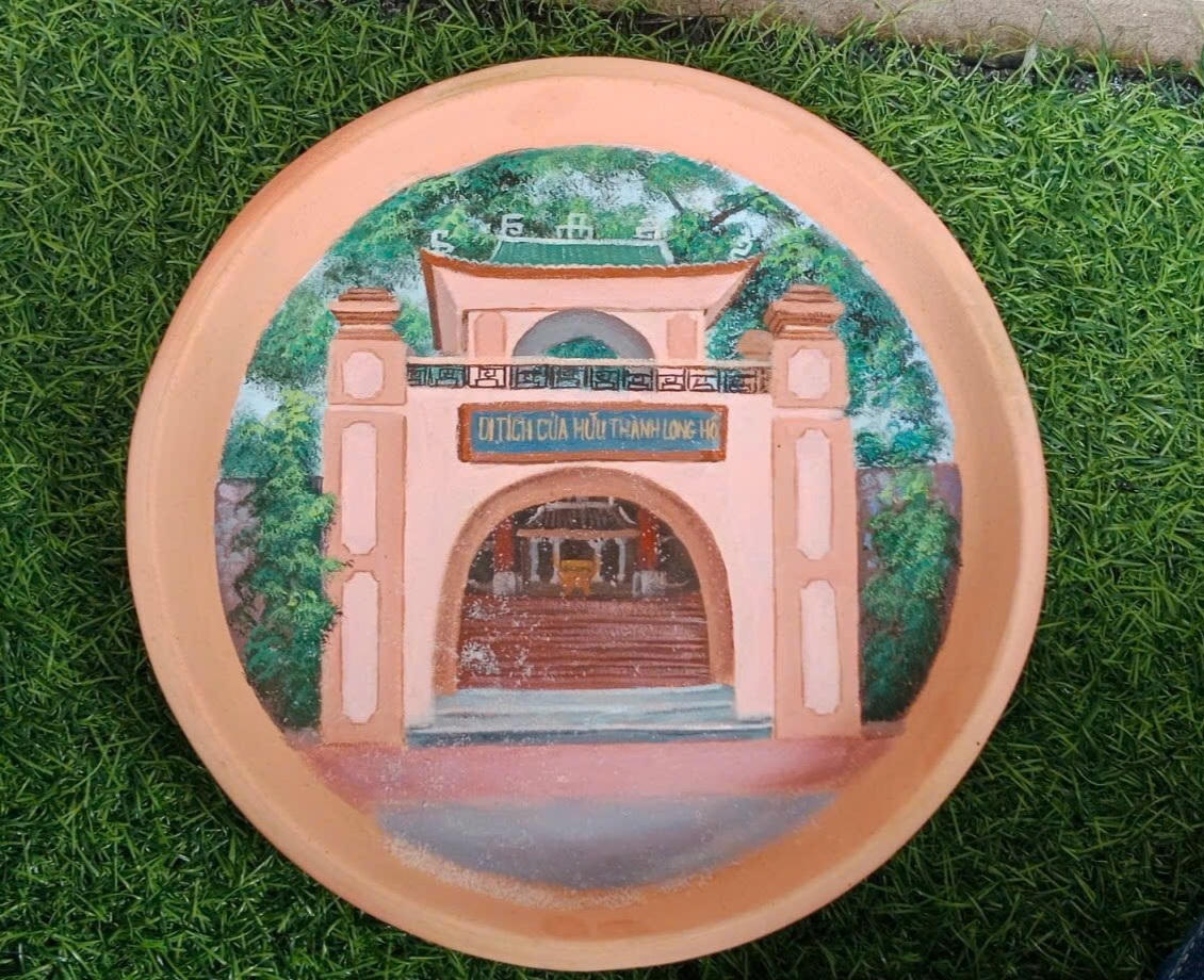 Cô gái 9x thổi hồn vào dòng gốm đỏ trăm năm Mang Thít