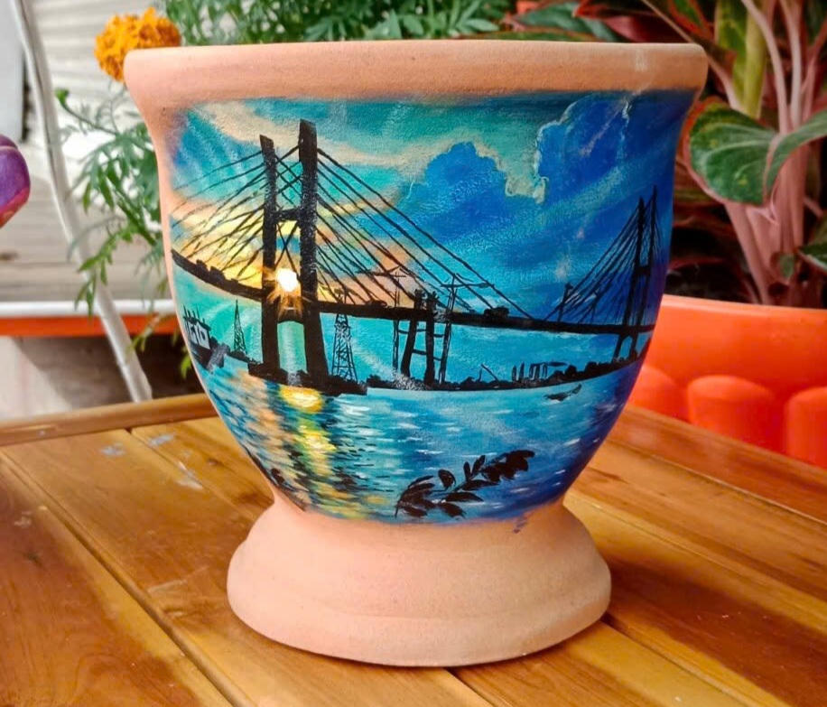 Cô gái 9x thổi hồn vào dòng gốm đỏ trăm năm Mang Thít