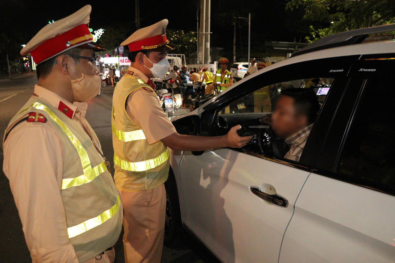 Nam tài xế vi phạm nồng độ cồn bị phạt 35 triệu đồng.