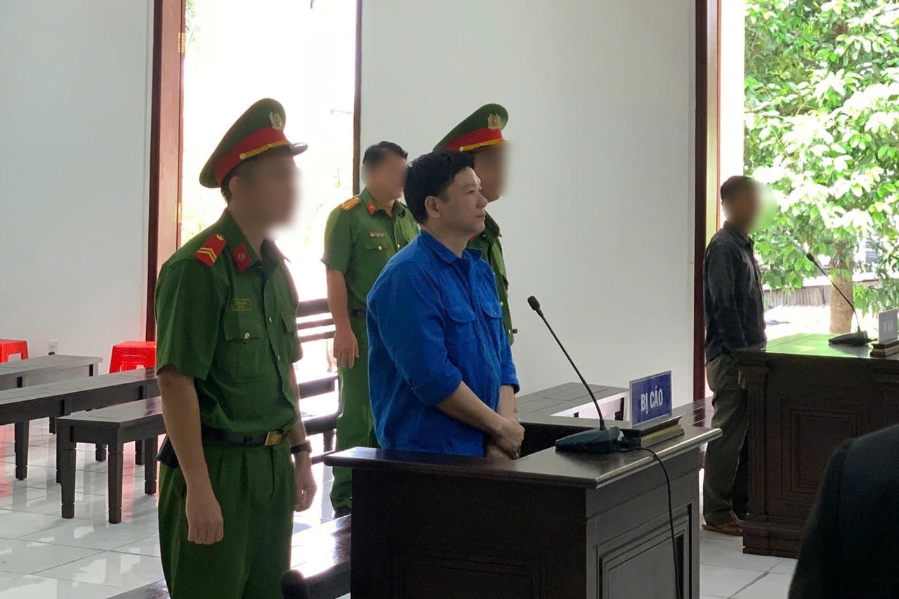 Vĩnh Long: Đâm 'con nợ', lãnh 9 năm tù