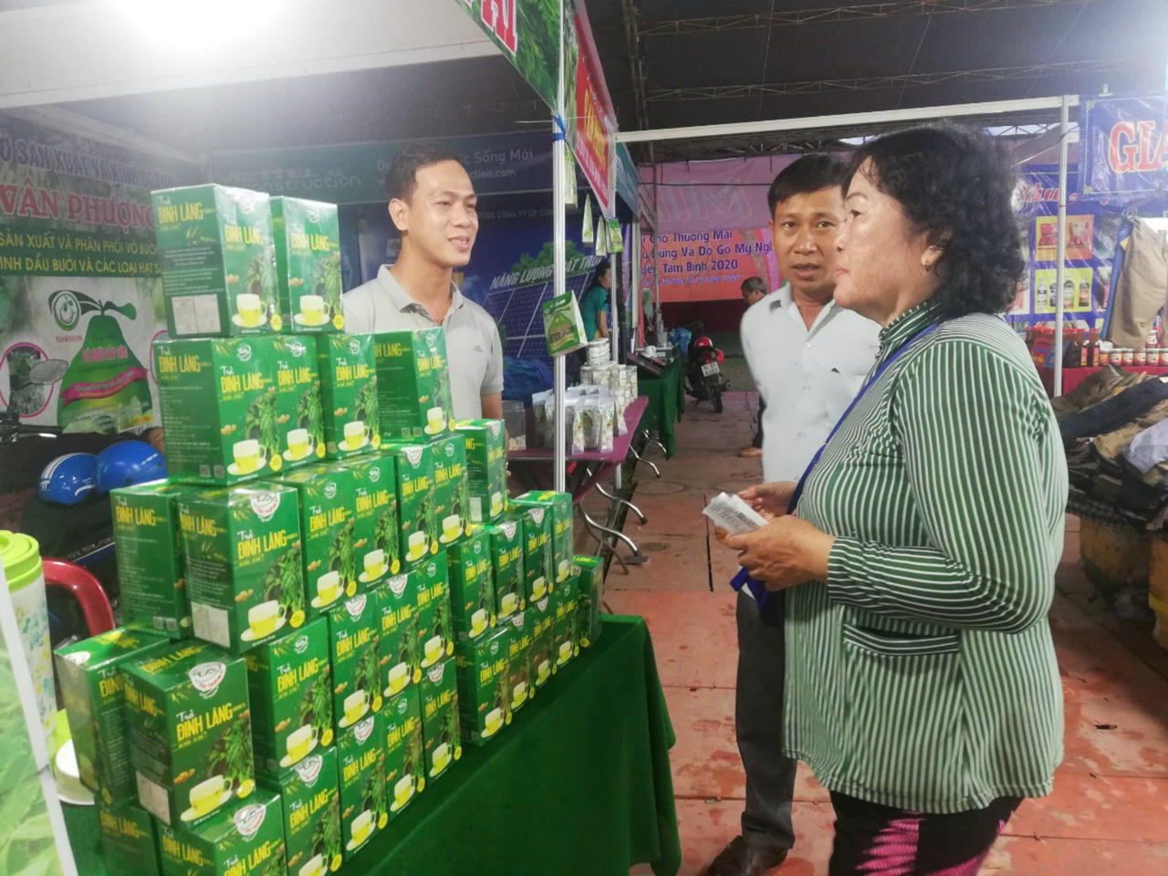 Hàng Việt 'tỏa sáng' thị trường Vĩnh Long 