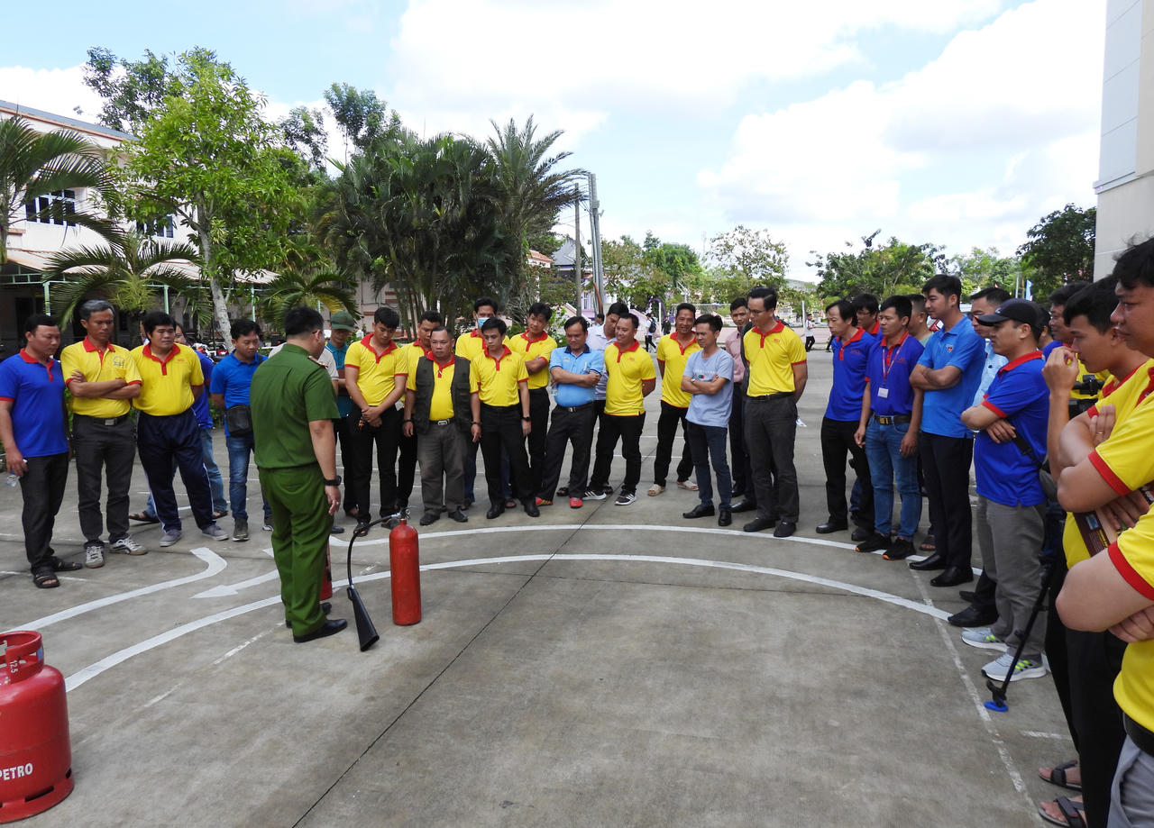 Trường Đại học Cửu Long tập huấn Nghiệp vụ Phòng cháy chữa cháy năm 2024
