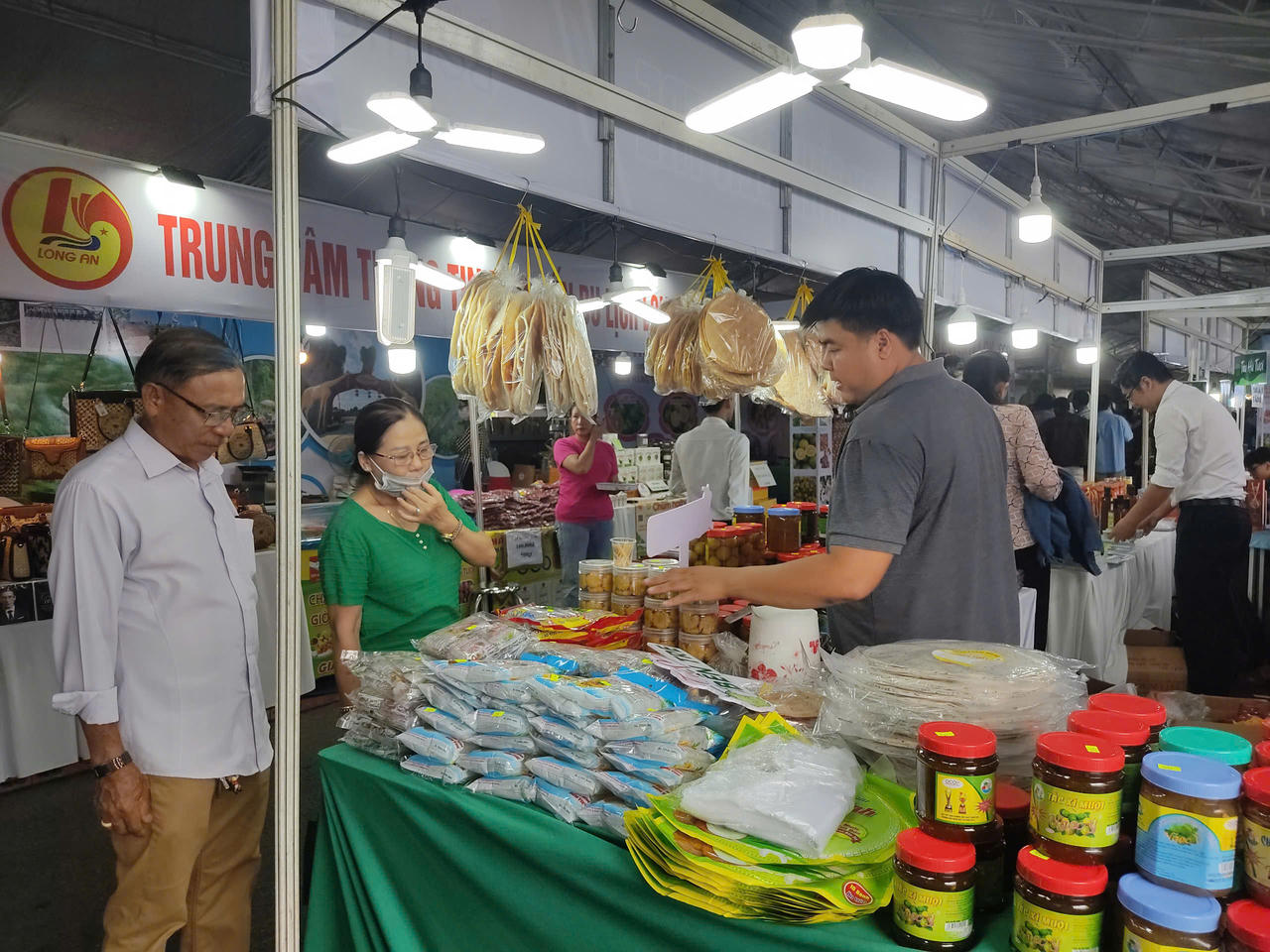 Khai mạc Hội chợ đặc sản vùng miền, khu vực ĐBSCL – Vĩnh Long năm 2024