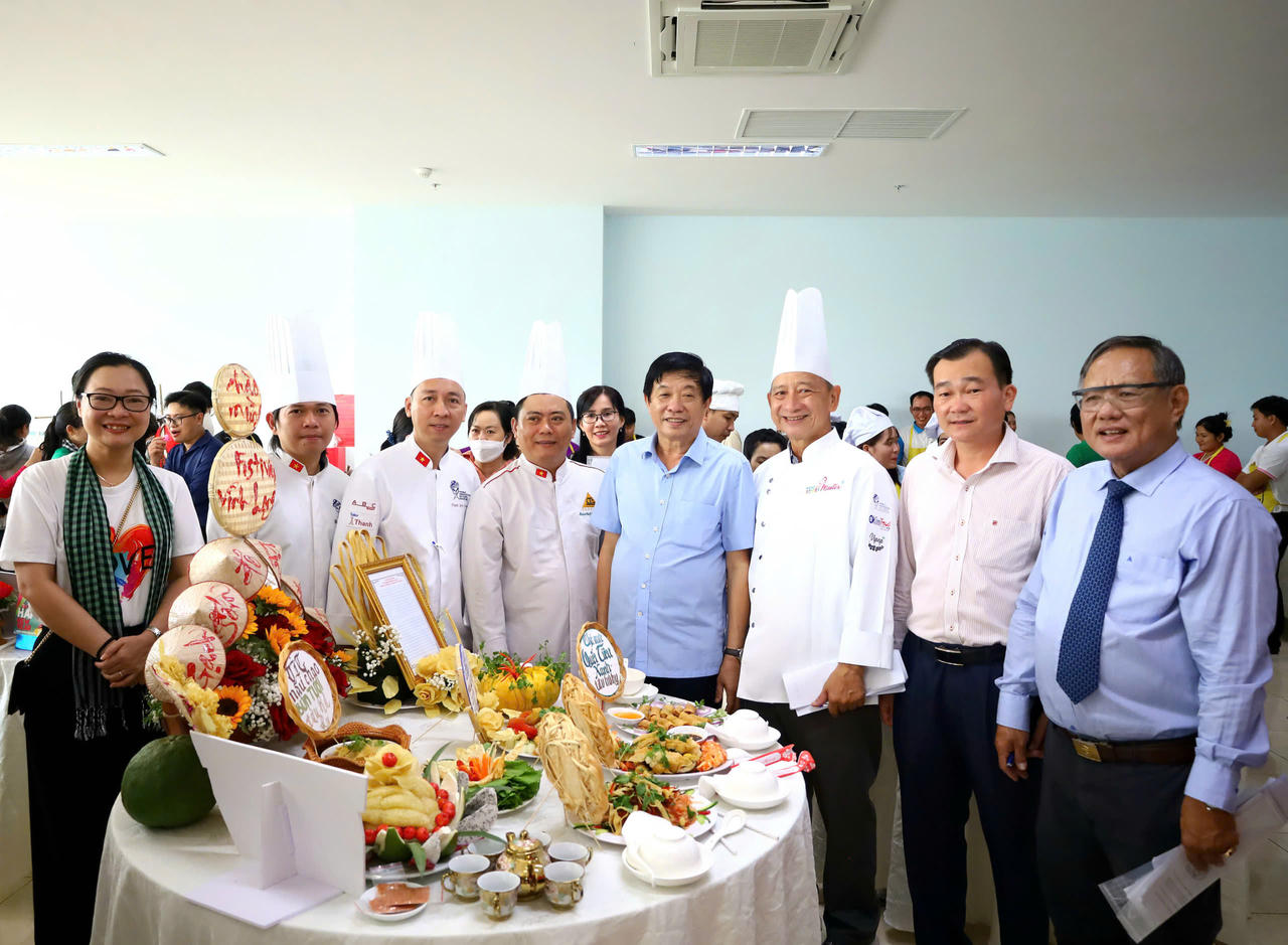 Xác lập kỷ lục Việt Nam với 102 món ăn từ tàu hũ ky