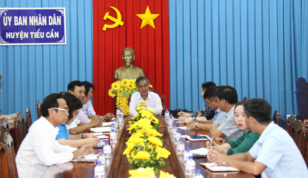 Lãnh đạo tỉnh Trà Vinh yêu cầu Công ty TNHH Giày Gia Định - Chi nhánh Trà Vinh giải quyết triệt để vướng mắc với công nhân