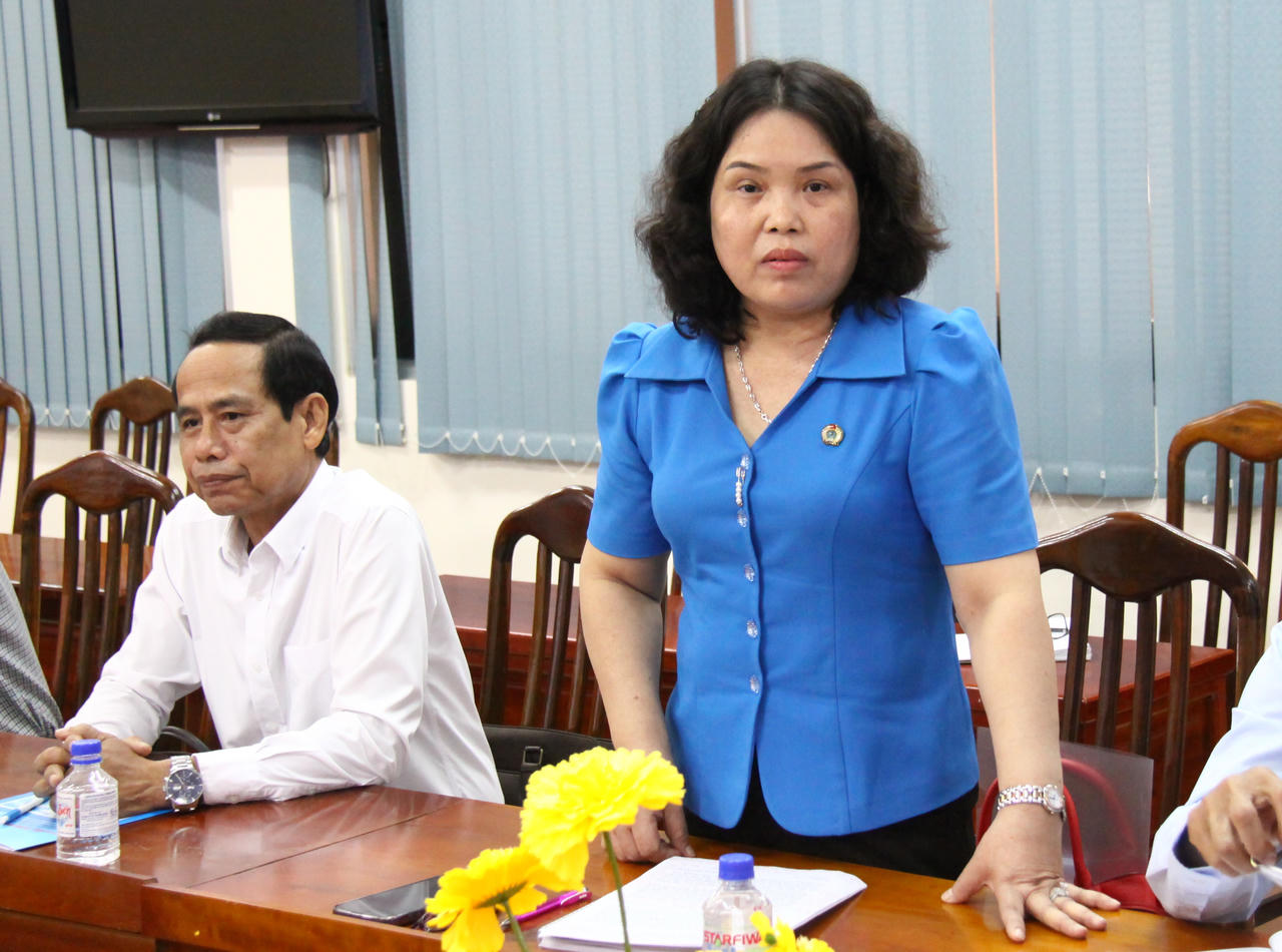 Lãnh đạo tỉnh Trà Vinh yêu cầu Công ty TNHH Giày Gia Định - Chi nhánh Trà Vinh giải quyết triệt để vướng mắc với công nhân