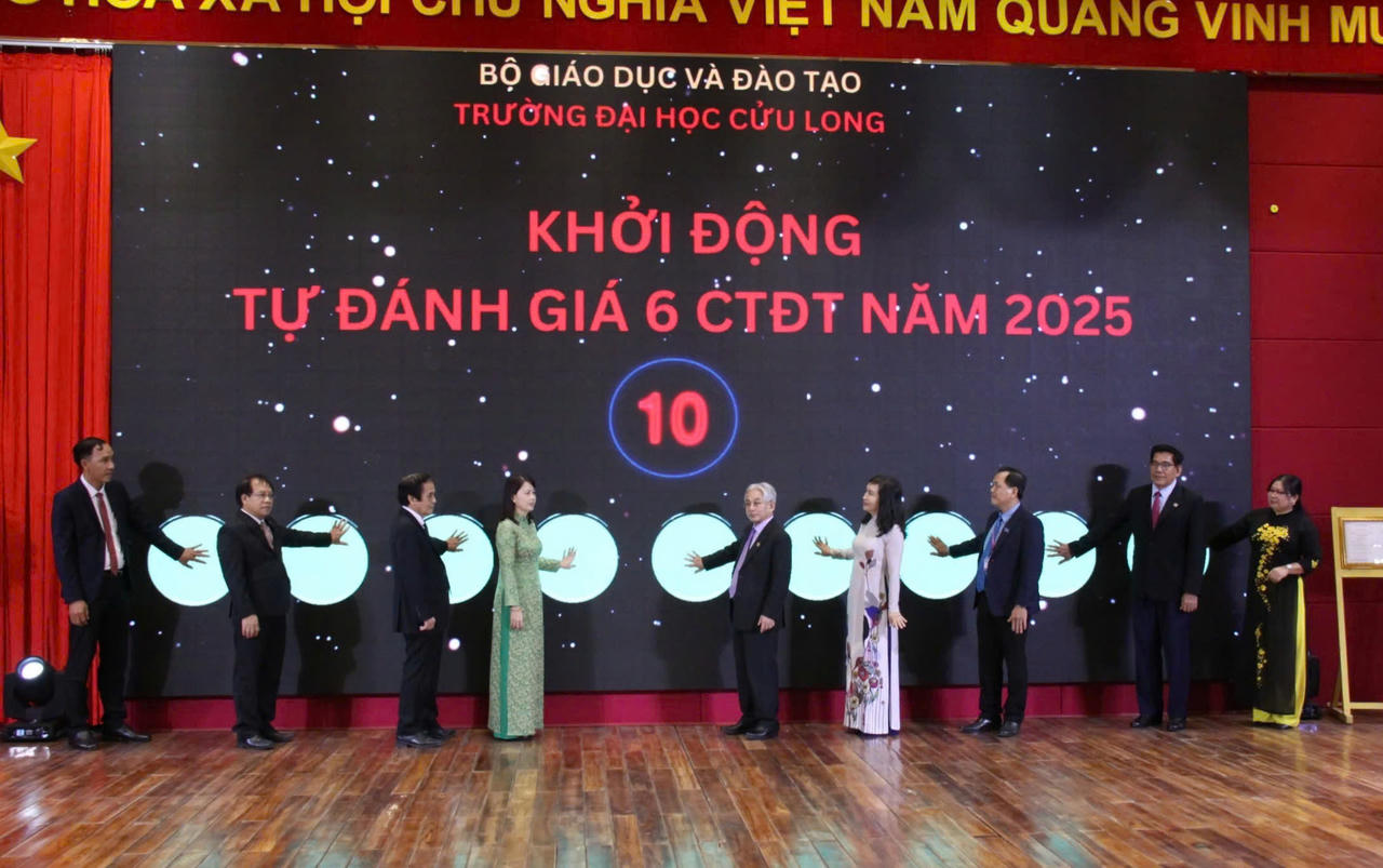 Trường ĐH Cửu Long có thêm 3 chương trình đào tạo được chứng nhận kiểm định chất lượng