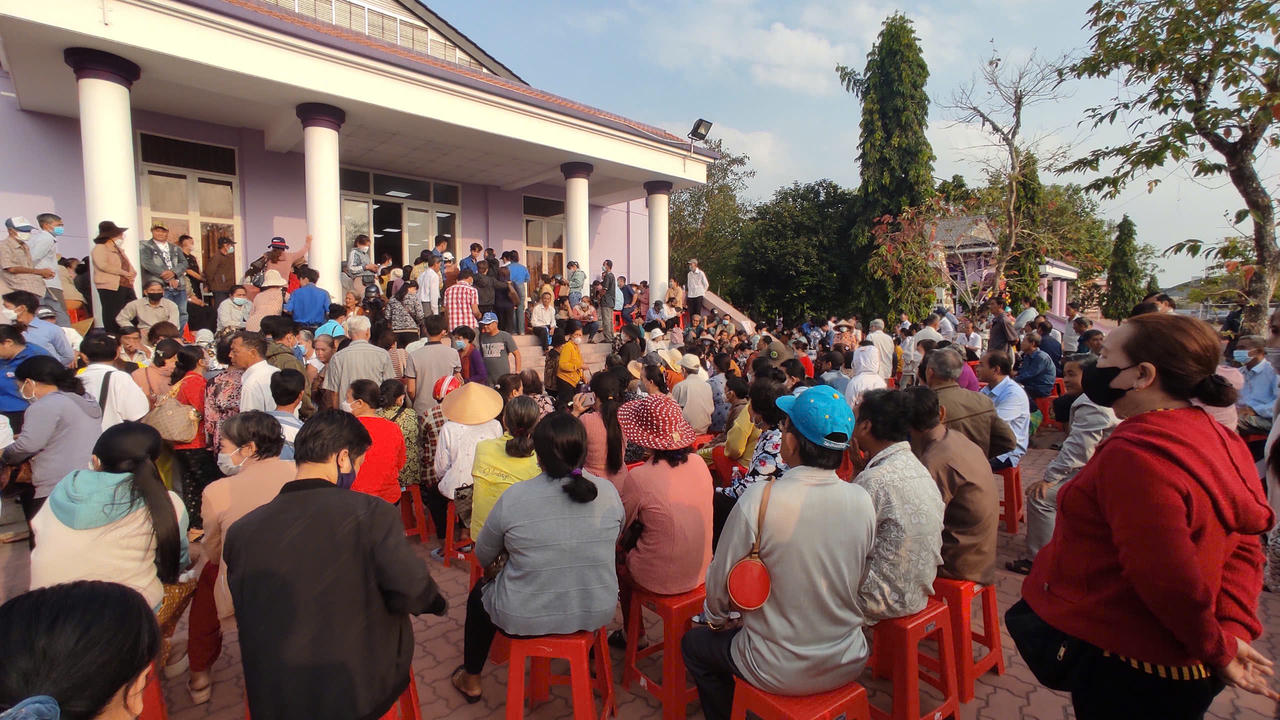 Khám, cấp thuốc miễn phí cho hơn 3.500 người dân ở Vĩnh Long