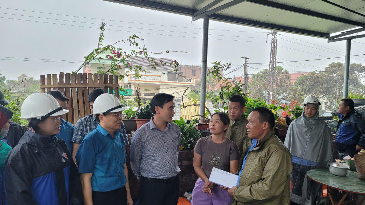 TKV chung tay chăm lo cho người lao động, chia sẻ, hỗ trợ các gia đình bị thiệt hại do bão số 3