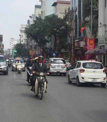 Dịch vụ taxi 'cháy hàng' dịp Tết