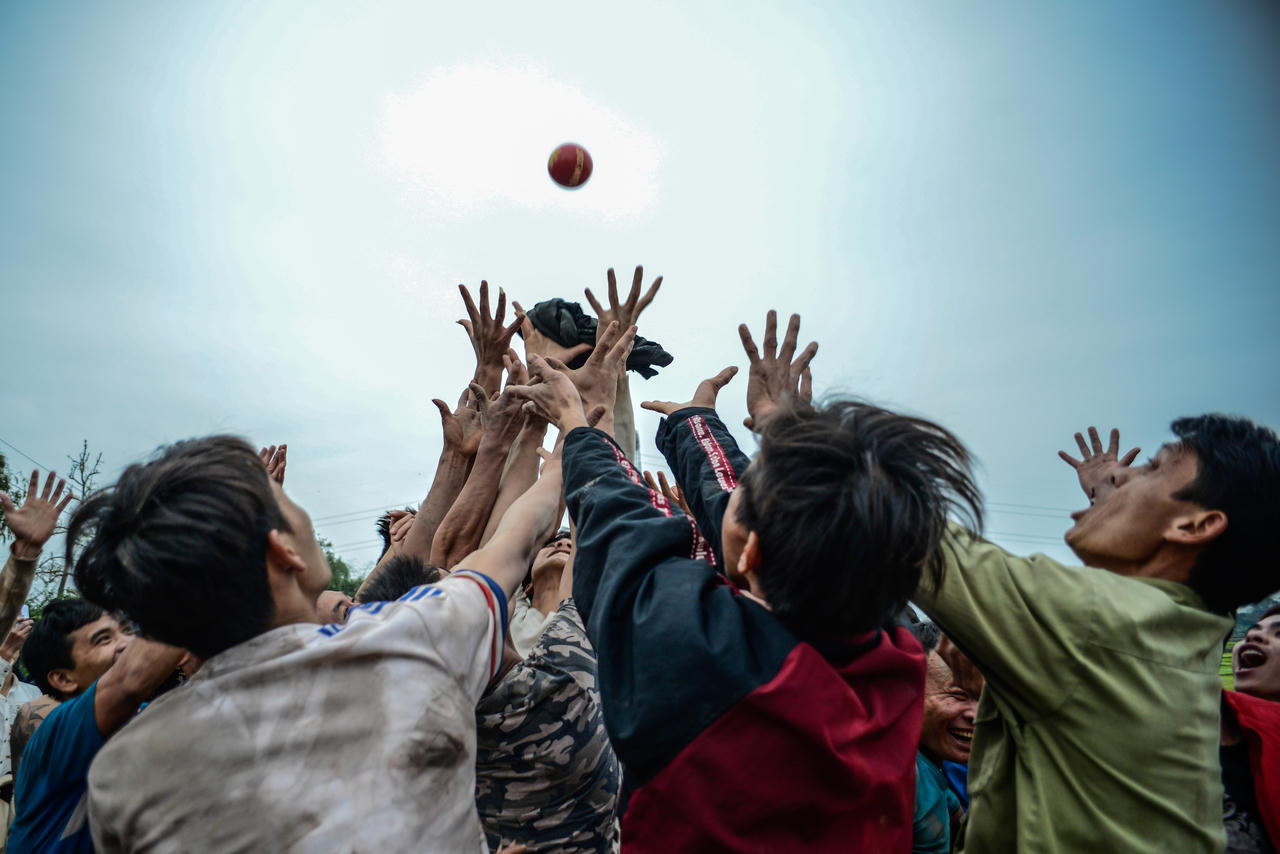 Độc đáo, sôi động lễ hội Phết Hiền Quan