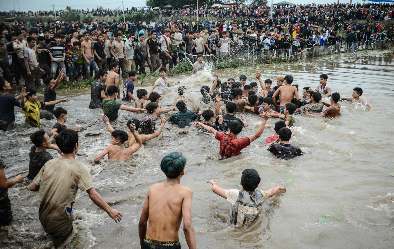 Độc đáo, sôi động lễ hội Phết Hiền Quan