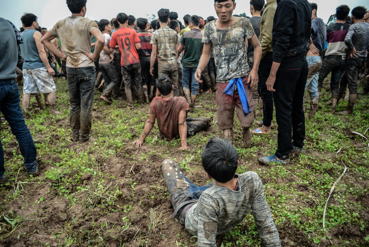 Độc đáo, sôi động lễ hội Phết Hiền Quan