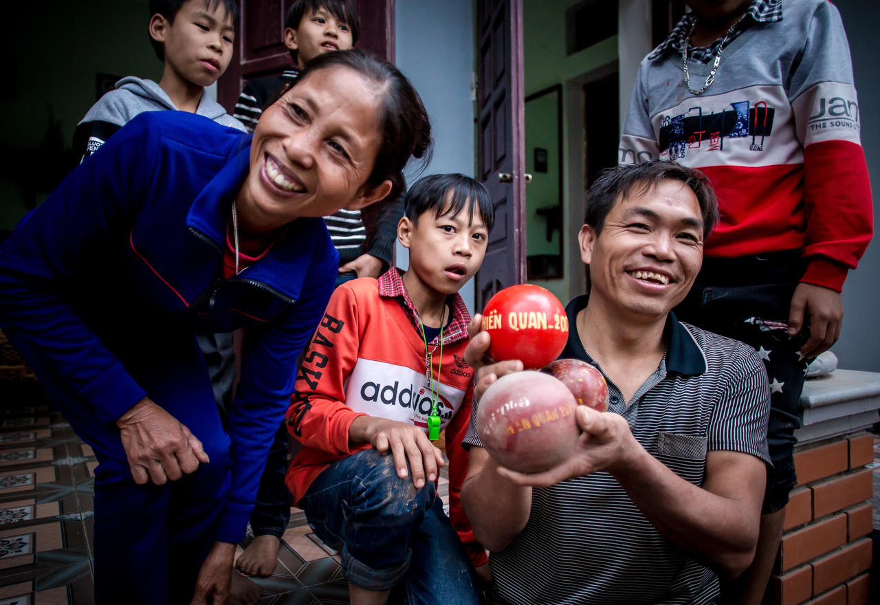 Độc đáo, sôi động lễ hội Phết Hiền Quan