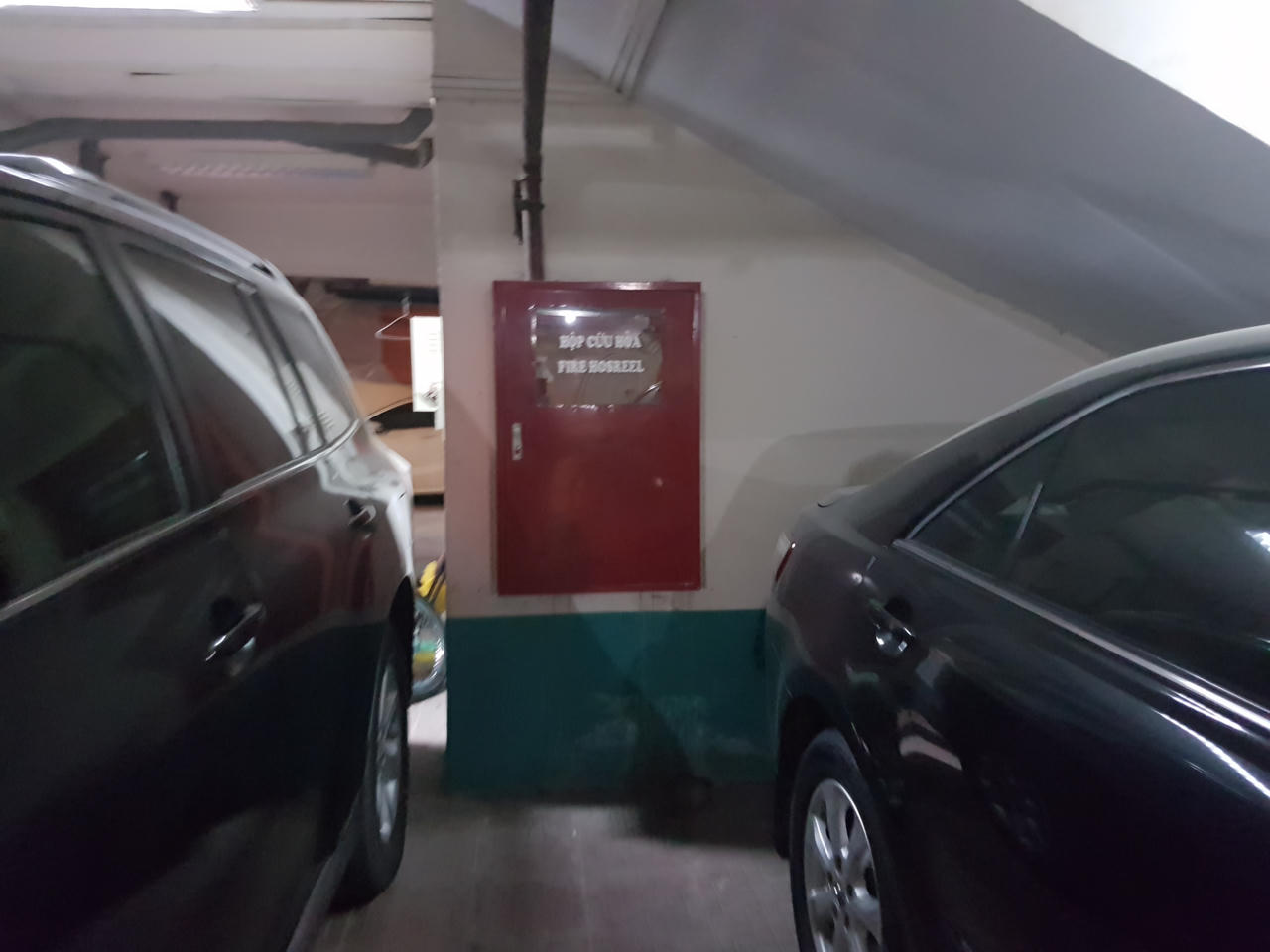 Chung cư cao cấp 15-17 Ngọc Khánh: Người dân nơm nớp sống chung với “bà hỏa”