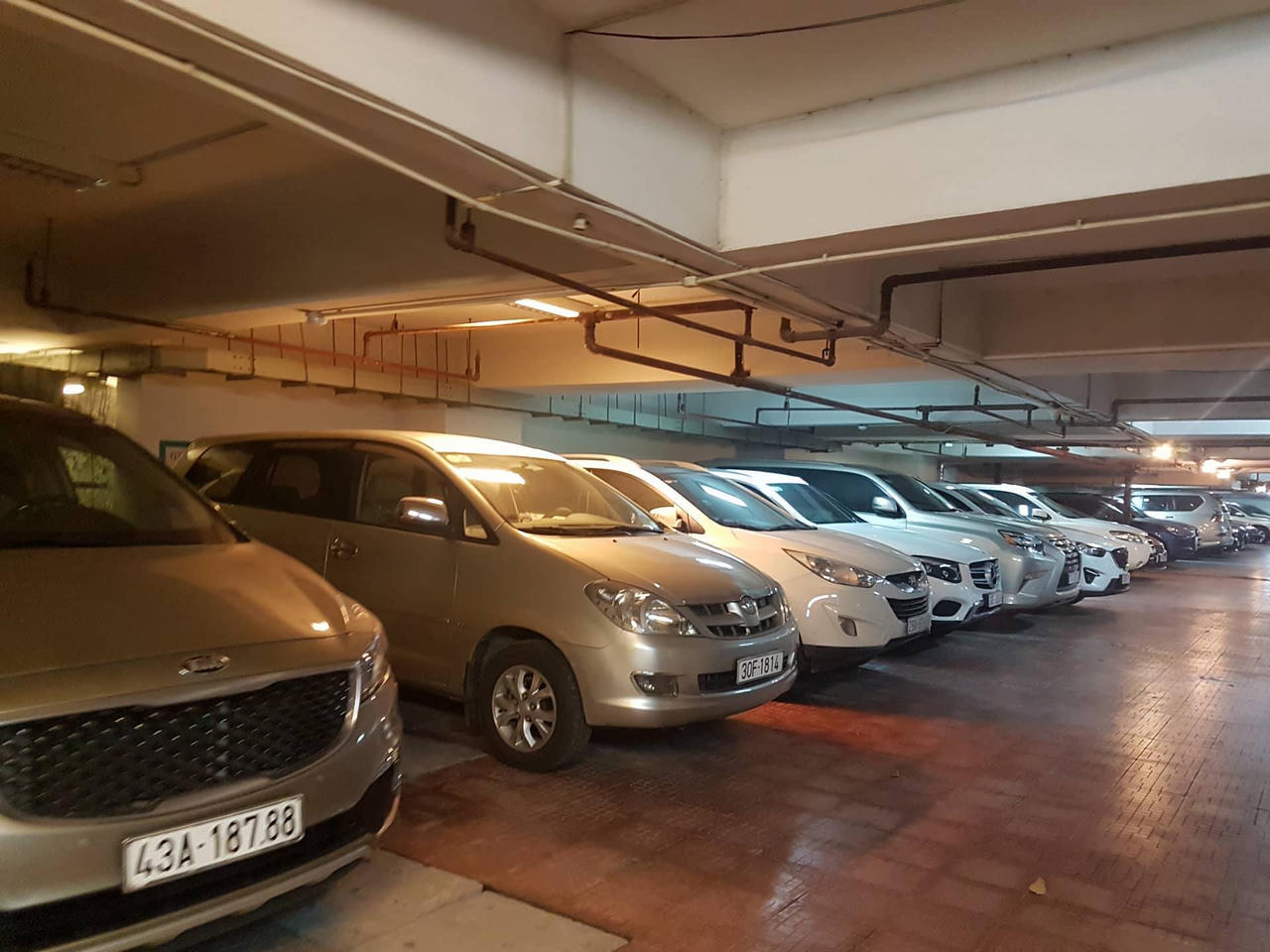 Chung cư cao cấp 15-17 Ngọc Khánh: Người dân nơm nớp sống chung với “bà hỏa”